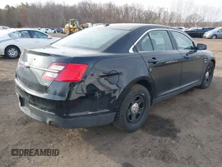 2018 Ford Police Interceptor Sedan with VIN 1FAHP2MK2JG131340, listed as a IAAI auction lot 41511792 with 90,534 mi miles. Bid and sale history available at carsss.com. Image 4.