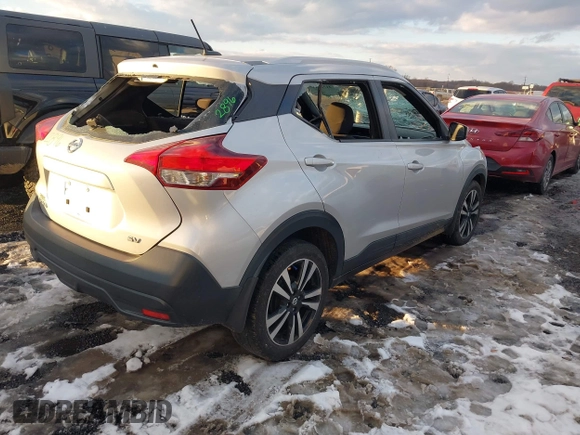 2019 Nissan Kicks SV with VIN 3N1CP5CU9KL508657, listed as a IAAI auction lot 41321427 with 137,402 mi miles. Bid and sale history available at carsss.com. Image 4.