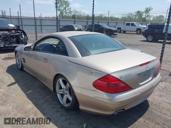 2004 Mercedes-Benz SL 500 z VIN WDBSK75F34F071610, wystawiony jako IAAI lot #42042918 z przebiegiem Nie podano mil oraz . Historia ofert i sprzedaży dostępna na DreamBid. Obrazek 3.