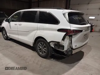 2021 Toyota Sienna LE z VIN 5TDKSKFCXMS029864, wystawiony jako IAAI lot #41403840 z przebiegiem 122 151 mil mil oraz . Historia ofert i sprzedaży dostępna na DreamBid. Obrazek 3.