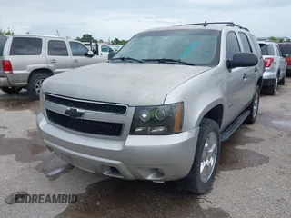 2007 Chevrolet Tahoe LT z VIN 1GNFC13017J400809, wystawiony jako IAAI lot #42689204 z przebiegiem 237 400 mil mil oraz . Historia ofert i sprzedaży dostępna na DreamBid. Obrazek 2.