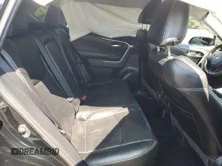 2020 Toyota RAV4 XLE z VIN 2T3P1RFV0LW102224, wystawiony jako Copart lot #62390525 z przebiegiem 80 623 mil mil oraz Szkoda całkowita • Salvage title. Historia ofert i sprzedaży dostępna na DreamBid. Obrazek 11.