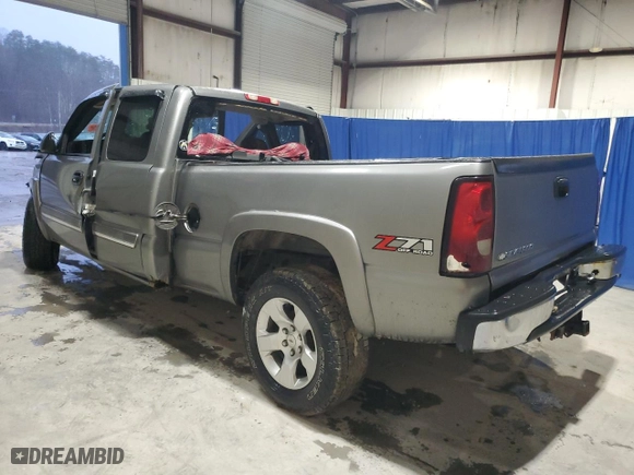 2006 Chevrolet Silverado 1500 LT2 with VIN 1GCEK19B76Z145230, listed as a Copart auction lot 85331784 with 361,251 mi miles and Salvage Title. Bid and sale history available at carsss.com. Image 2.