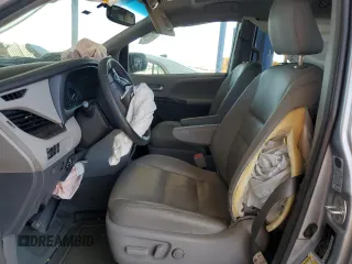 2017 Toyota Sienna XLE Auto Access Seat with VIN 5TDYZ3DC8HS838428, listed as a Copart auction lot 61924935 with 93,836 mi miles and Salvage title. Bid and sale history available at DreamBid. Image 7.