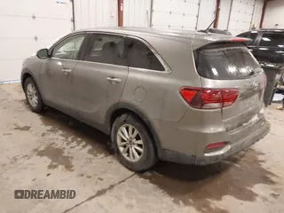 2019 Kia Sorento LX with VIN 5XYPG4A36KG498664, listed as a IAAI auction lot 41609272 with 172,042 mi miles. Bid and sale history available at carsss.com. Image 3.
