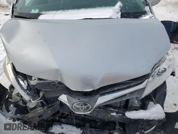 2018 Toyota Sienna XLE Auto Access Seat with VIN 5TDYZ3DC3JS904227, listed as a Copart auction lot 45050625 with Not Provided miles and Salvage Title. Bid and sale history available at DreamBid. Image 13.