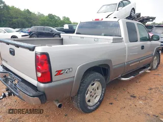2006 Chevrolet Silverado 1500 LT1 z VIN 1GCEK19B96Z188726, wystawiony jako IAAI lot #42189031 z przebiegiem 40 019 mil mil oraz . Historia ofert i sprzedaży dostępna na DreamBid. Obrazek 4.