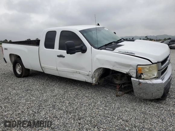 2007 Chevrolet Silverado 1500 with VIN 1GBHC39657E597358, listed as a Copart auction lot 52408105 with 379,668 mi miles and Salvage Title. Bid and sale history available at DreamBid. Image 4.