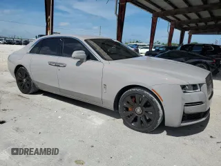 2023 Rolls-Royce Ghost z VIN SCATV0C05PU216480, wystawiony jako Copart lot #62035264 z przebiegiem 6664 mil mil oraz Szkody całkowita. Historia ofert i sprzedaży dostępna na DreamBid. Obrazek 4.