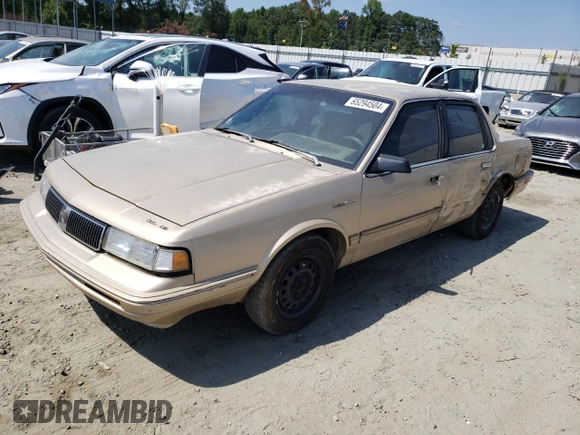 1993 Oldsmobile Cutlass Ciera S z VIN 1G3AG54NXP6422819, wystawiony jako Copart lot #65294504 z przebiegiem 180 835 mil mil oraz Szkoda całkowita • Salvage title. Historia ofert i sprzedaży dostępna na DreamBid. Obrazek 1.