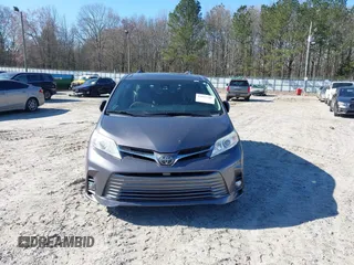2018 Toyota Sienna XLE Auto Access Seat with VIN 5TDYZ3DC4JS958698, listed as a IAAI auction lot 41815340 with 164,903 mi miles. Bid and sale history available at carsss.com. Image 12.
