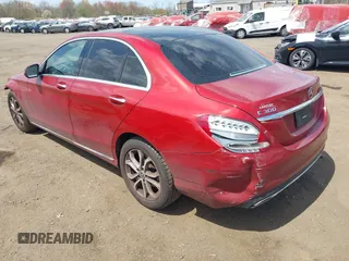 2017 Mercedes-Benz C 300 z VIN 55SWF4KB7HU231035, wystawiony jako IAAI lot #42057097 z przebiegiem 58 123 mil mil oraz . Historia ofert i sprzedaży dostępna na DreamBid. Obrazek 3.