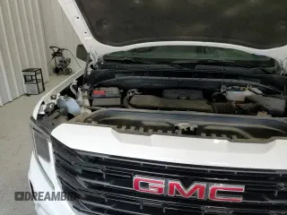 2024 GMC Sierra 1500 Elevation with VIN 3GTPUCEK4RG240658, listed as a Copart auction lot 67648465 with 33,643 mi miles and Clean title. Bid and sale history available at DreamBid. Image 13.