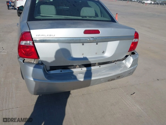 2005 Chevrolet Malibu with VIN 1G1ZS52F75F234245, listed as a IAAI auction lot 40588144 with 171,813 mi miles. Bid and sale history available at carsss.com. Image 6.