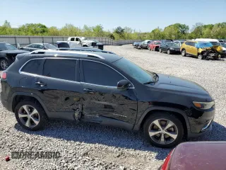 2019 Jeep Cherokee Limited z VIN 1C4PJLDB8KD439144, wystawiony jako Copart lot #52610545 z przebiegiem 99 531 mil mil oraz Szkoda całkowita • Salvage title. Historia ofert i sprzedaży dostępna na DreamBid. Obrazek 4.