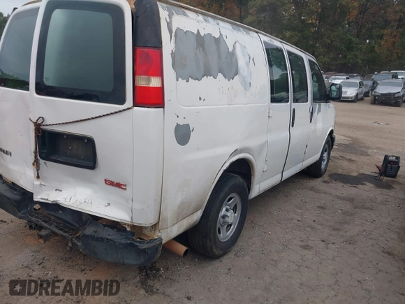 2007 Chevrolet City Express Cargo z VIN 1GCFG15ZX71236419, wystawiony jako IAAI lot #40734333 z przebiegiem 234 948 mil mil oraz . Historia ofert i sprzedaży dostępna na DreamBid. Obrazek 4.