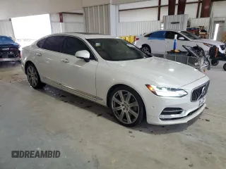 2018 Volvo S90 Inscription z VIN LVY992ML1JP020191, wystawiony jako Copart lot #45768555 z przebiegiem 107 712 mil mil oraz Szkoda całkowita • Salvage title. Historia ofert i sprzedaży dostępna na DreamBid. Obrazek 4.