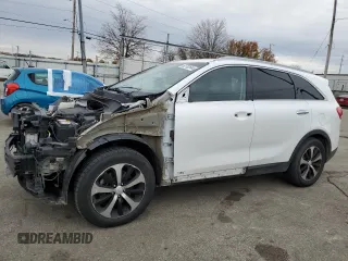 2017 Kia Sorento EX with VIN 5XYPHDA1XHG241785, listed as a Copart auction lot 82762644 with 150,292 mi miles and Salvage Title. Bid and sale history available at carsss.com. Image 1.