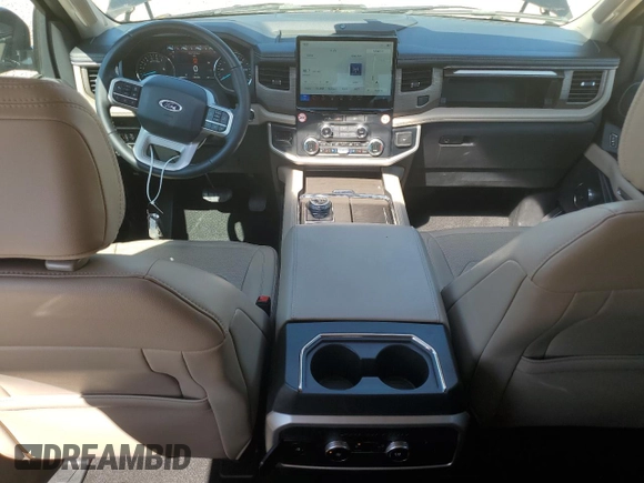 2024 Ford Expedition Limited с VIN 1FMJU1K82REA25754, выставлен на аукционе Copart как лот 61742895 с пробегом 42 060 миль миль и Чистый • Clean title. История ставок и продаж доступна на DreamBid. Изображение 8.