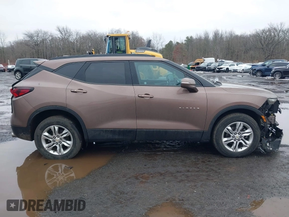2020 Chevrolet Blazer LT z VIN 3GNKBHRS1LS547370, wystawiony jako IAAI lot #41576255 z przebiegiem 79 254 mil mil oraz . Historia ofert i sprzedaży dostępna na DreamBid. Obrazek 13.