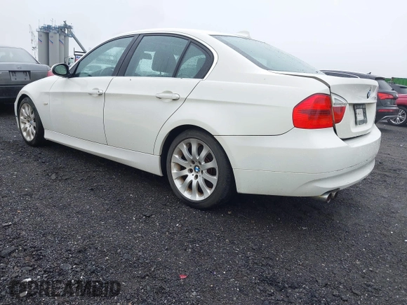 2006 BMW 3 Series 330i with VIN WBAVB33576KR75274, listed as a IAAI auction lot 42199223 with 83,539 mi miles and . Bid and sale history available at carsss.com. Image 3.