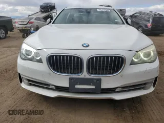 2013 BMW 7 Series 750Li xDrive z VIN WBAYF8C53DD140692, wystawiony jako Copart lot #79561764 z przebiegiem 163 552 mil mil oraz Nie do naprawy • Non repairable. Historia ofert i sprzedaży dostępna na DreamBid. Obrazek 5.