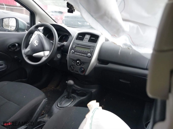 2015 Nissan Versa Note S with VIN 3N1CE2CP6FL407774, listed as a IAAI auction lot 41853136 with 1 mi miles. Bid and sale history available at carsss.com. Image 5.