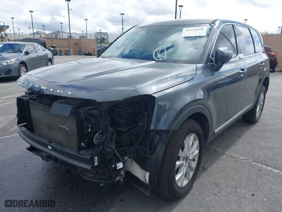 2020 Kia Telluride LX with VIN 5XYP24HC1LG053769, listed as a IAAI auction lot 41191650 with 24,768 mi miles. Bid and sale history available at carsss.com. Image 2.