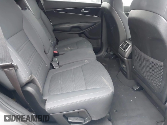 2018 Kia Sorento LX with VIN 5XYPG4A32JG395997, listed as a IAAI auction lot 41718004 with 1 mi miles. Bid and sale history available at carsss.com. Image 8.