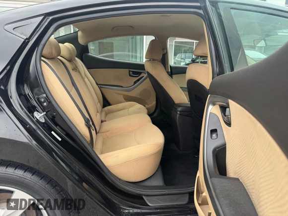 2013 Hyundai Elantra GLS z VIN KMHDH4AE5DU859798, wystawiony jako Copart lot #61402705 z przebiegiem 195 664 mil mil oraz Czysty tytuł • Clean title. Historia ofert i sprzedaży dostępna na DreamBid. Obrazek 6.