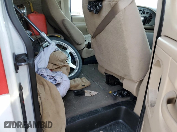 2002 Ford Econoline Passenger XL с VIN 1FBSS31L42HA49207, выставлен на аукционе Copart как лот 83612874 с пробегом 73 337 миль миль и На запчасти • Non repairable. История ставок и продаж доступна на DreamBid. Изображение 12.