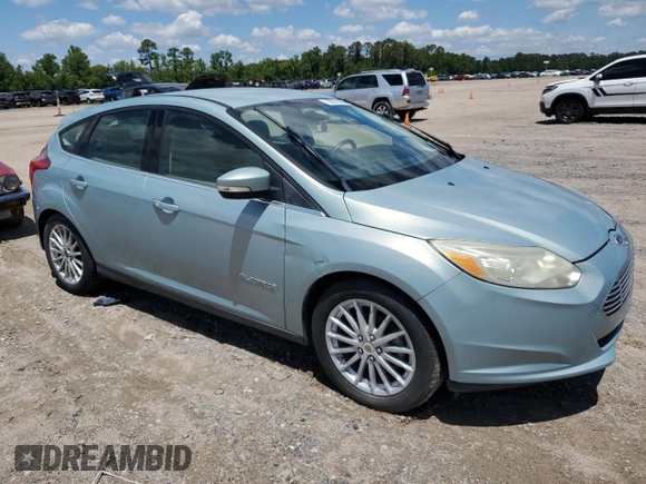 2013 Ford Focus Electric z VIN 1FADP3R44DL251179, wystawiony jako Copart lot #56572595 z przebiegiem 49 705 mil mil oraz Czysty tytuł • Clean title. Historia ofert i sprzedaży dostępna na DreamBid. Obrazek 4.