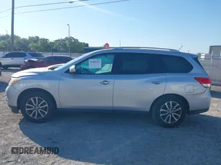 2016 Nissan Pathfinder SV with VIN 5N1AR2MN7GC603270, listed as a IAAI auction lot 41882025 with 134,990 mi miles. Bid and sale history available at carsss.com. Image 14.
