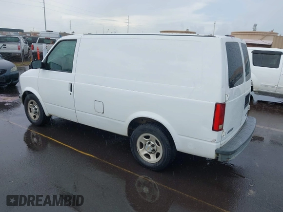 2005 Chevrolet Astro Cargo Van with VIN 1GCDM19X85B108860, listed as a IAAI auction lot 42070462 with 158,946 mi miles. Bid and sale history available at carsss.com. Image 3.