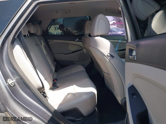 2017 Hyundai Tucson Value with VIN KM8J33A26HU385271, listed as a IAAI auction lot 42090148 with 95,170 mi miles. Bid and sale history available at carsss.com. Image 8.