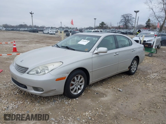 2003 Lexus ES with VIN JTHBF30G330101610, listed as a IAAI auction lot 42010075 with 178,796 mi miles. Bid and sale history available at carsss.com. Image 2.