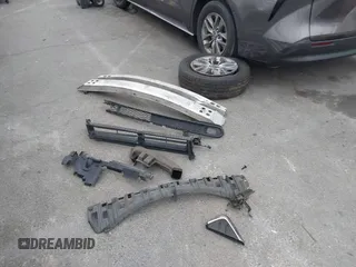2022 Toyota Sienna LE z VIN 5TDKRKEC1NS099302, wystawiony jako IAAI lot #42243486 z przebiegiem 209 339 mil mil oraz . Historia ofert i sprzedaży dostępna na DreamBid. Obrazek 19.