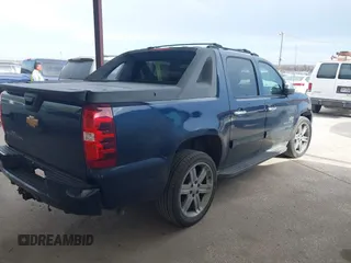 2012 Chevrolet Avalanche LT with VIN 3GNMCFE00CG274892, listed as a IAAI auction lot 41792001 with 169,920 mi miles. Bid and sale history available at carsss.com. Image 4.