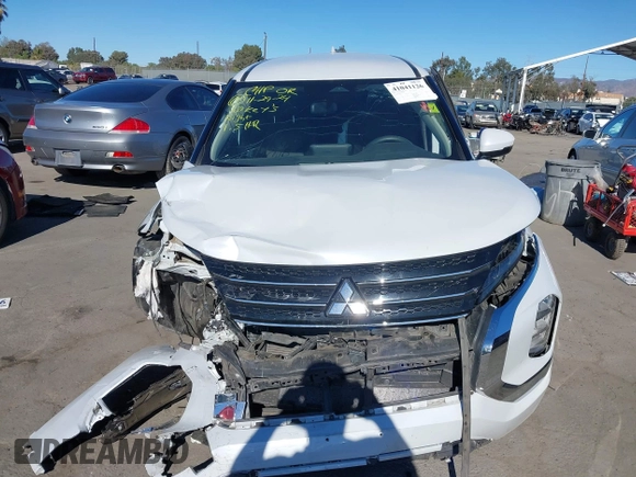 2023 Mitsubishi Outlander ES z VIN JA4J3TA86PZ015703, wystawiony jako IAAI lot #41041126 z przebiegiem 44 131 mil mil oraz . Historia ofert i sprzedaży dostępna na DreamBid. Obrazek 12.