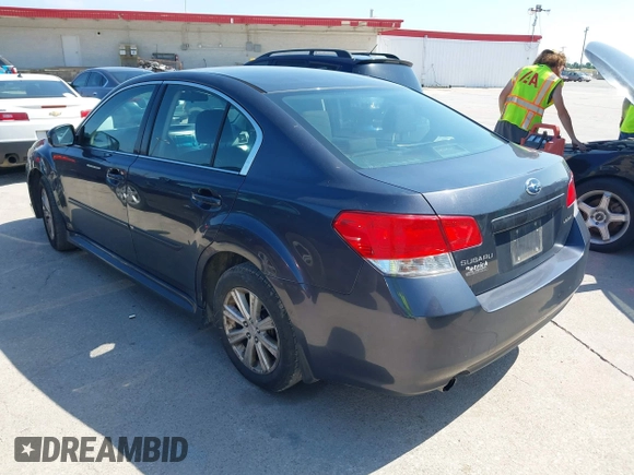 2012 Subaru Legacy Premium z VIN 4S3BMBC68C3011842, wystawiony jako IAAI lot #42393650 z przebiegiem 162 987 mil mil oraz . Historia ofert i sprzedaży dostępna na DreamBid. Obrazek 3.