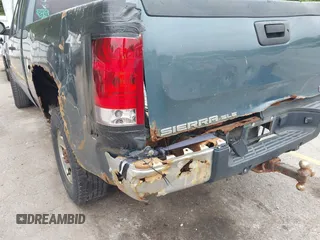 2009 GMC Sierra 2500HD SLE z VIN 1GTHK59K39E106487, wystawiony jako IAAI lot #42367240 z przebiegiem 215 276 mil mil oraz . Historia ofert i sprzedaży dostępna na DreamBid. Obrazek 17.