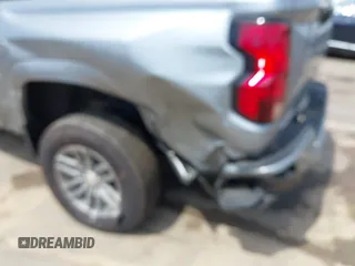 2024 Chevrolet Colorado 2WD LT z VIN 1GCPSCEK3R1318917, wystawiony jako IAAI lot #42157057 z przebiegiem 4841 mil mil oraz . Historia ofert i sprzedaży dostępna na DreamBid. Obrazek 6.