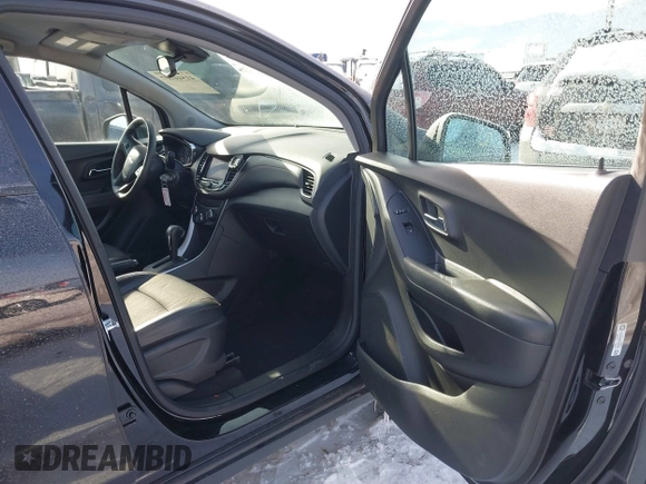 2021 Chevrolet Trax LT with VIN KL7CJPSB0MB333002, listed as a IAAI auction lot 41544127 with 65,551 mi miles. Bid and sale history available at carsss.com. Image 5.
