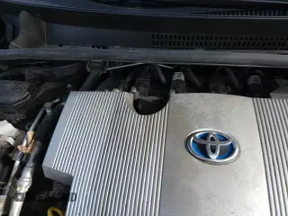 2021 Toyota Prius L Eco with VIN JTDKAMFU2M3150221, listed as a Copart auction lot 69542235 with 104,671 mi miles and Salvage title. Bid and sale history available at DreamBid. Image 15.