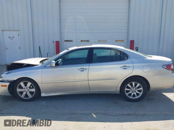 2003 Lexus ES with VIN JTHBF30G536016216, listed as a IAAI auction lot 41888373 with 108,522 mi miles. Bid and sale history available at carsss.com. Image 15.