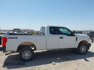 2017 Ford F-250 XLT с VIN 1FT7X2B6XHEF24648, выставлен на аукционе IAAI как лот 42256826 с пробегом 107 678 миль миль и . История ставок и продаж доступна на DreamBid. Изображение 13.