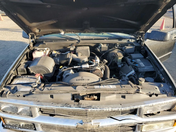1998 Chevrolet Tahoe with VIN 3GNEK18R6WG102052, listed as a Copart auction lot 77485244 with 187,542 mi miles and Salvage Title. Bid and sale history available at carsss.com. Image 12.