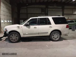2007 Lincoln Navigator with VIN 5LMFU28517LJ02533, listed as a IAAI auction lot 41253859 with 130,930 mi miles. Bid and sale history available at carsss.com. Image 13.