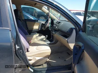 2011 Toyota RAV4 with VIN 2T3ZF4DV1BW058443, listed as a IAAI auction lot 41848012 with 195,060 mi miles. Bid and sale history available at carsss.com. Image 5.