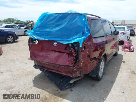 2014 Toyota Sienna LE AAS z VIN 5TDKK3DC4ES507433, wystawiony jako IAAI lot #42321751 z przebiegiem 108 596 mil mil oraz . Historia ofert i sprzedaży dostępna na DreamBid. Obrazek 4.